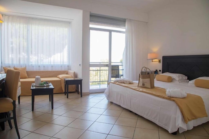 Imagen de la habitación del Hotel JR Resort Elba International. Foto 11