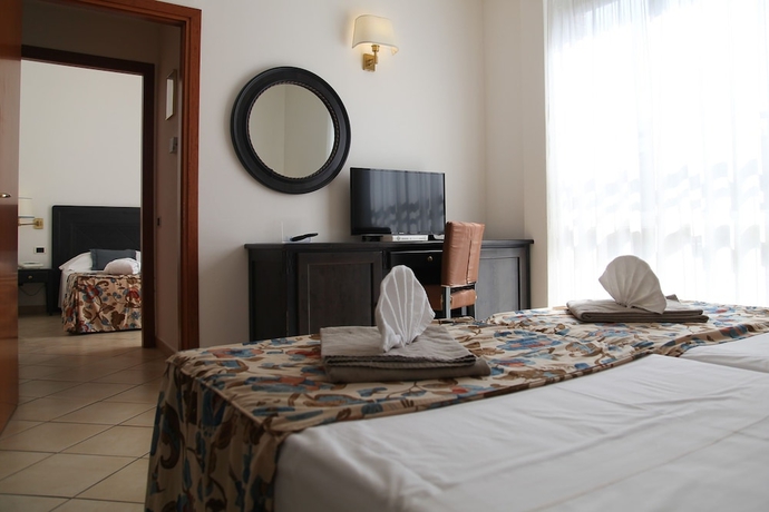 Imagen de la habitación del Hotel JR Resort Elba International. Foto 15