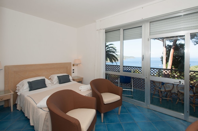 Imagen de la habitación del Hotel JR Resort Elba International. Foto 17