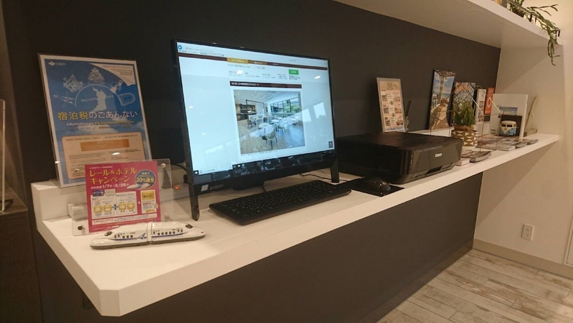 Imagen de los interiores del Hotel JR WEST GROUP VIA INN SHINOSAKA SHOMENGUCHI. Foto 15