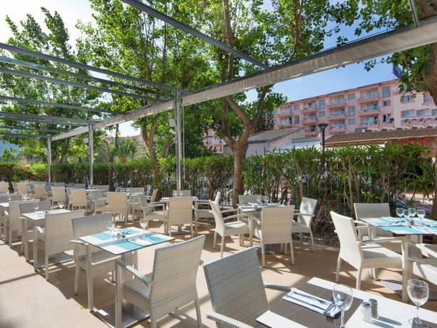 Imagen del bar/restaurante del Hotel JS Sol de Alcudia. Foto 2