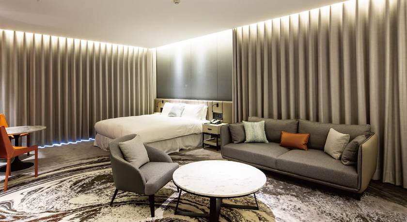 Imagen de la habitación del Hotel JSL Hotel. Foto 8
