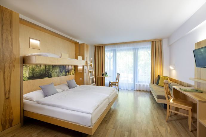 Imagen de la habitación del Hotel JUFA Bruck. Foto 2