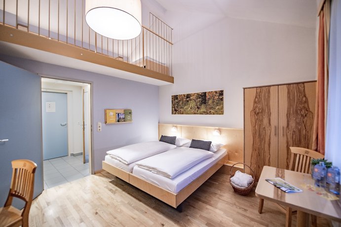 Imagen de la habitación del Hotel JUFA Bruck. Foto 11