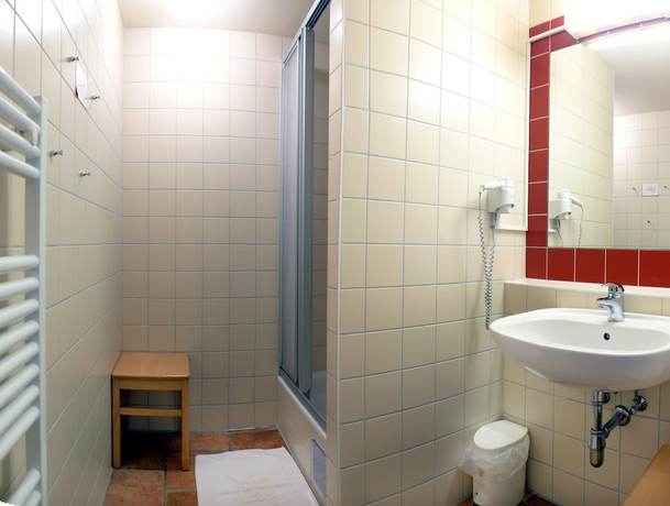 Imagen de la habitación del Hotel JUFA Eisenerz. Foto 8