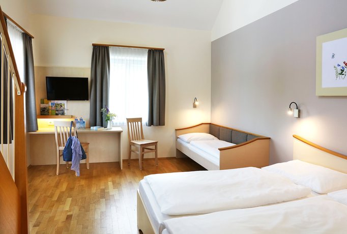 Imagen de la habitación del Hotel JUFA P&ouml;llau. Foto 4