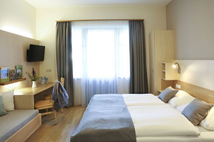 Imagen de la habitación del Hotel JUFA P&ouml;llau. Foto 9