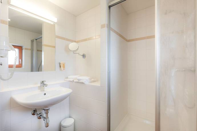 Imagen de la habitación del Hotel JUFA Stubenbergsee. Foto 9