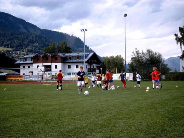 Imagen general del Hotel JUNGES HOTEL ZELL AM SEE - Hostel. Foto 4