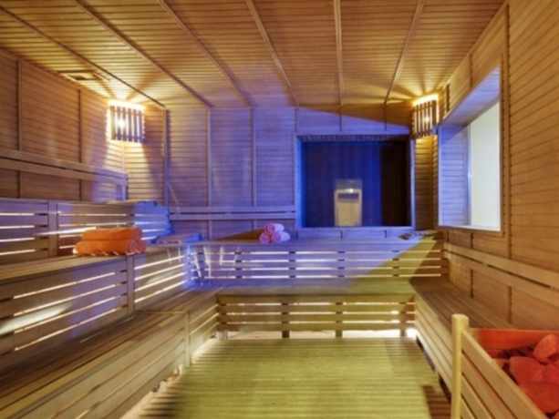 Imagen general del Hotel JUSTINIANO BEACH. Foto 8