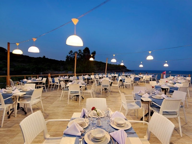 Imagen general del Hotel JUSTINIANO BEACH. Foto 10