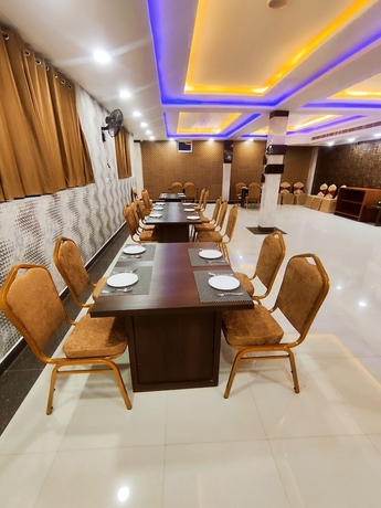 Imagen del bar/restaurante del Hotel JVS Palace. Foto 4