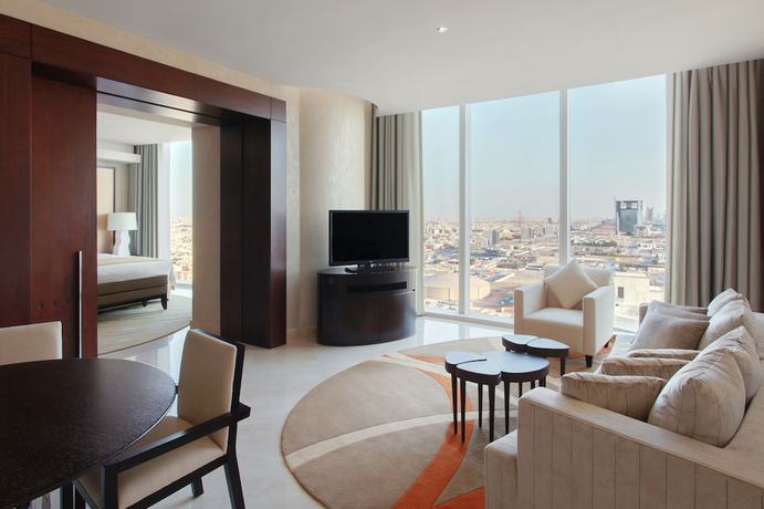Imagen de la habitación del Hotel JW Marriott Hotel Riyadh. Foto 16