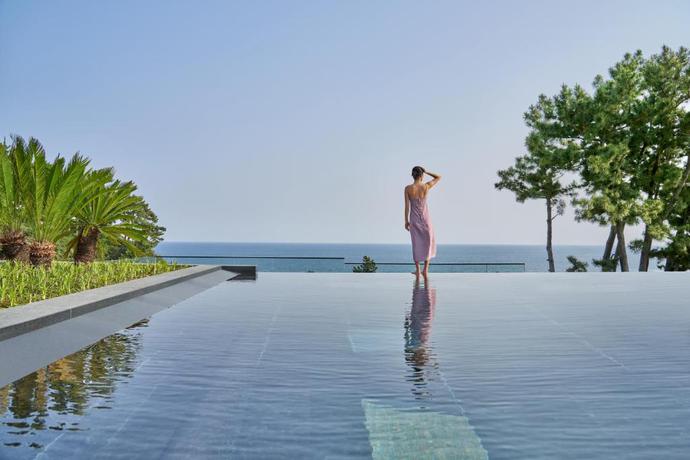 Imagen de la piscina del Hotel JW Marriott Jeju Resort and SPA. Foto 6