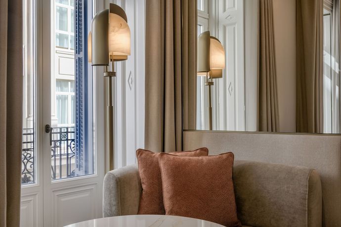 Imagen de la habitación del Hotel JW Marriott Madrid. Foto 8