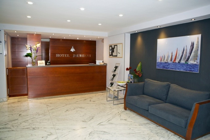 Imagen de los interiores del Hotel Jáuregui. Foto 10