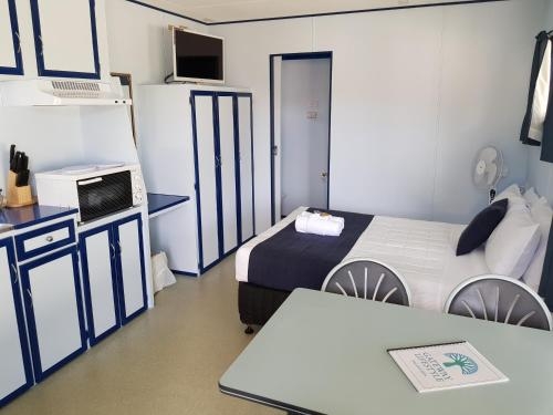 Imagen de la habitación del Hotel Jacaranda Holiday Park. Foto 9