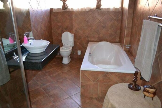 Imagen de la habitación del Hotel Jacaranda Lodge. Foto 6