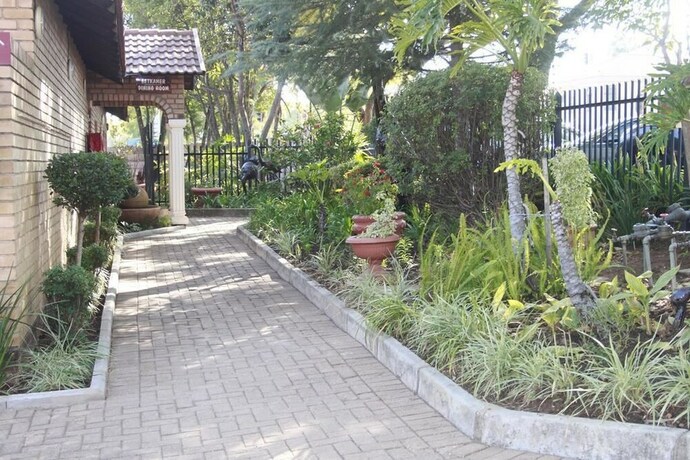 Imagen de los exteriores del Hotel Jacaranda Lodge. Foto 10