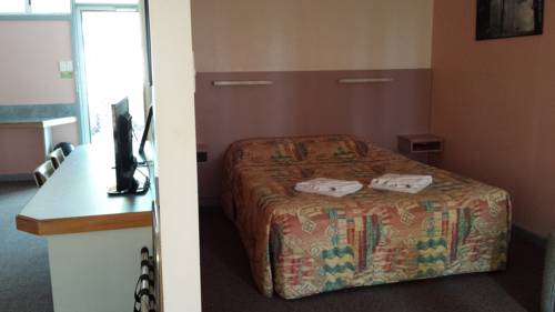 Imagen de la habitación del Hotel Jacaranda Motor Lodge. Foto 1