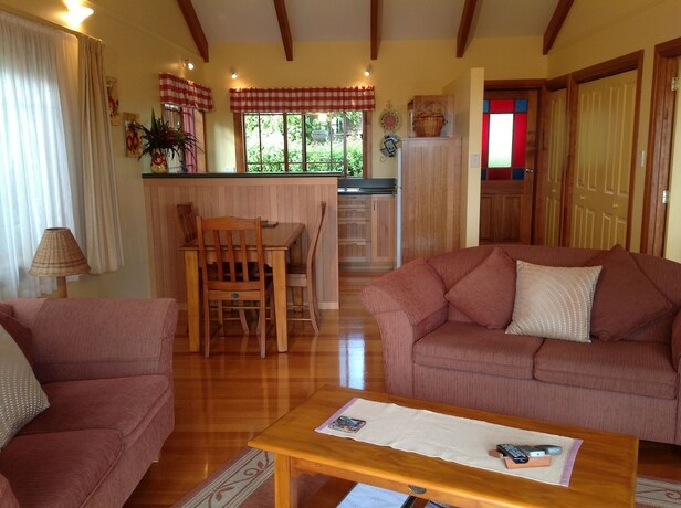 Imagen general del Hotel Jacaranda Park Holiday Cottages. Foto 10