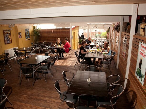 Imagen del bar/restaurante del Hotel Jack Duggans Irish Pub. Foto 2