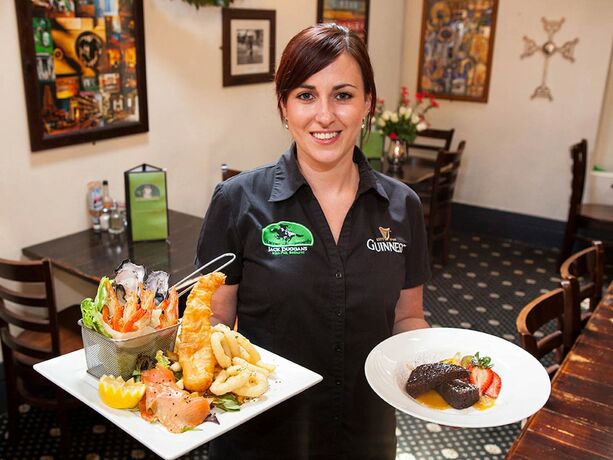 Imagen del bar/restaurante del Hotel Jack Duggans Irish Pub. Foto 5