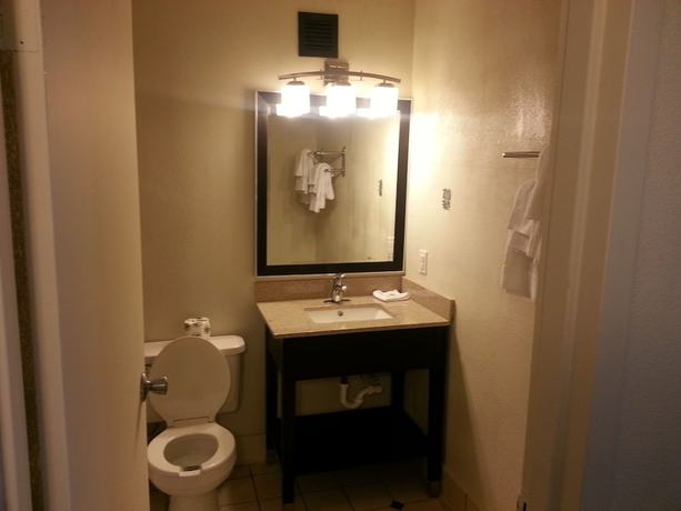 Imagen de la habitación del Hotel Jackson And Convention Center. Foto 6