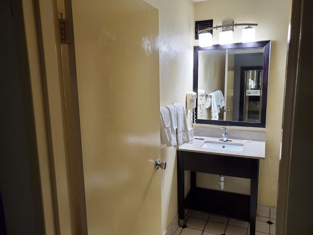 Imagen de la habitación del Hotel Jackson And Convention Center. Foto 15
