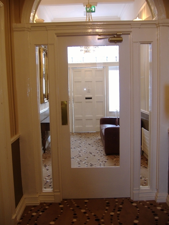 Imagen de los interiores del Hotel Jackson Court. Foto 12