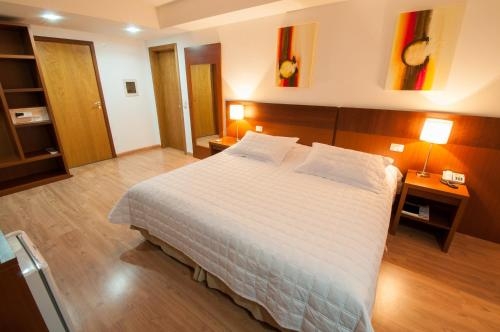 Imagen de la habitación del Hotel Jacques Georges Tower. Foto 6