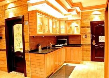 Imagen de los interiores del Hotel Jad Suites. Foto 11