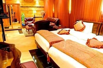 Imagen de los interiores del Hotel Jad Suites. Foto 13