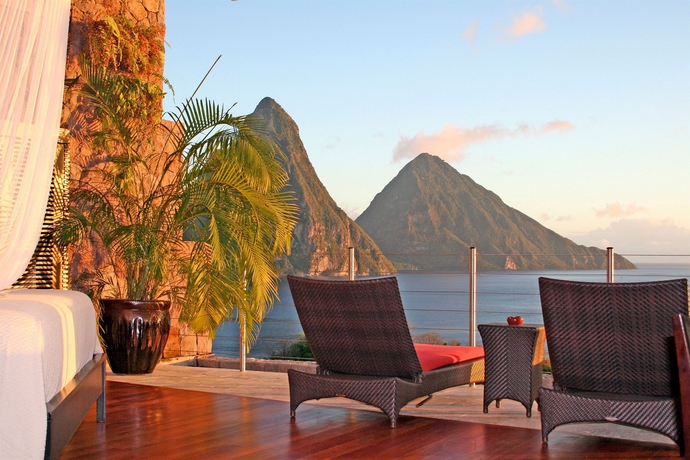 Imagen de los exteriores del Hotel Jade Mountain Resort. Foto 5