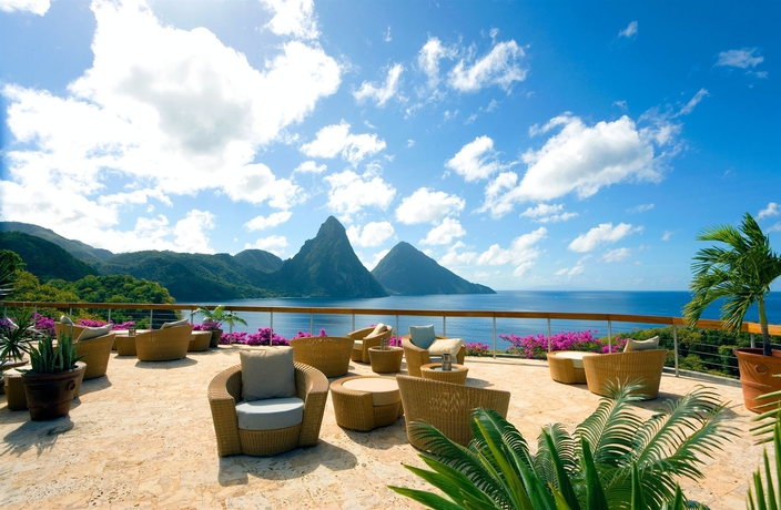 Imagen de los exteriores del Hotel Jade Mountain Resort. Foto 7