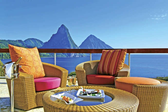 Imagen de los exteriores del Hotel Jade Mountain Resort. Foto 8