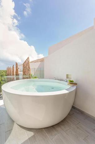 Imagen de los exteriores del Hotel Jade Tulum. Foto 6