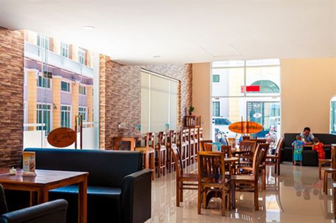Imagen del bar/restaurante del Hotel J\'adore Lodge. Foto 9