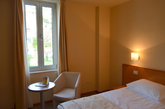 Imagen de la habitación del Hotel Jadran, Rijeka. Foto 11