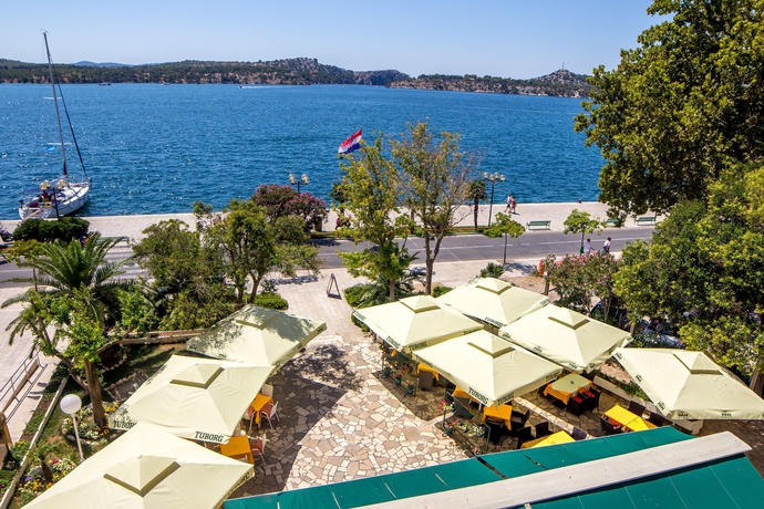 Imagen de los exteriores del Hotel Jadran, Sibenik. Foto 15