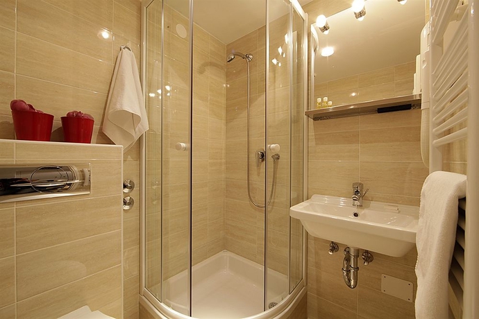 Imagen de la habitación del Hotel Jadran, Zagreb. Foto 9