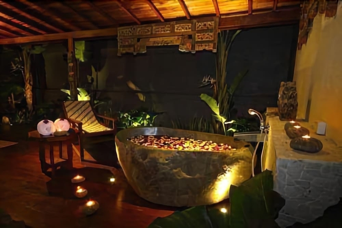 Imagen de la habitación del Hotel Jadul Adarapura Resort and Spa. Foto 10