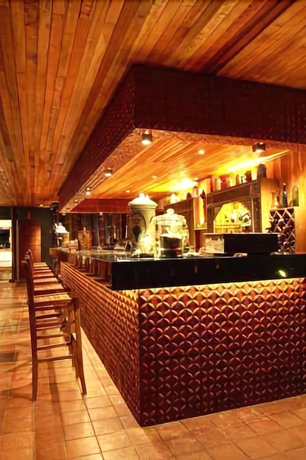 Imagen del bar/restaurante del Hotel Jadul Adarapura Resort and Spa. Foto 3