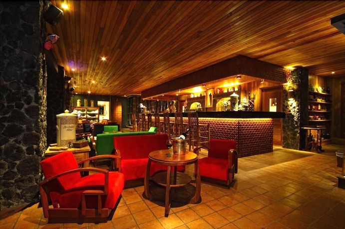 Imagen del bar/restaurante del Hotel Jadul Adarapura Resort and Spa. Foto 4