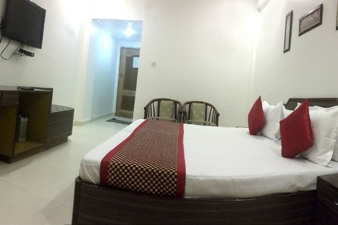 Imagen de la habitación del Hotel Jagdish Residency, Katra. Foto 18