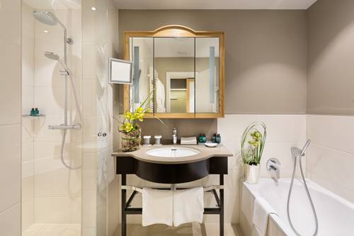 Imagen de la habitación del Hotel Jagdschloss Kranichstein. Foto 5