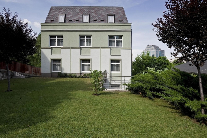 Imagen de los exteriores del Hotel Jagello. Foto 8