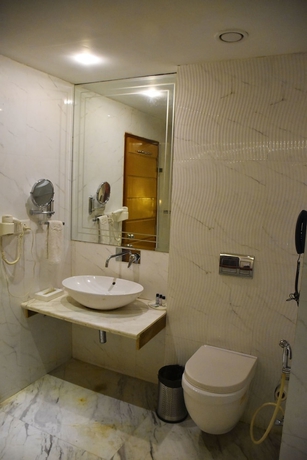 Imagen de la habitación del Hotel Jagrati Ananta Express. Foto 17
