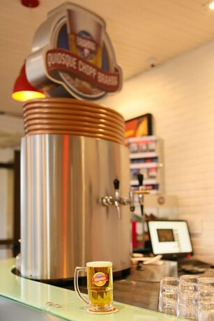 Imagen del bar/restaurante del Hotel Jaguary Jaguari&uacute;na. Foto 16