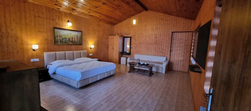 Imagen de la habitación del Hotel Jai Anjana Resort. Foto 10